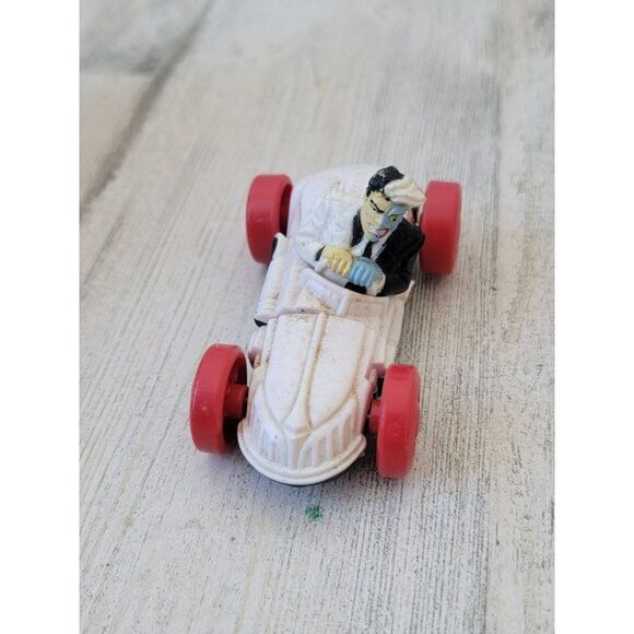 DC Comics Two-Face 1993 villian car toy figure - Picture 1 of 5